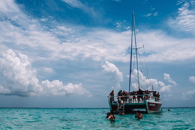 Acquarius Stingray City and Snorkel Tours - The short version