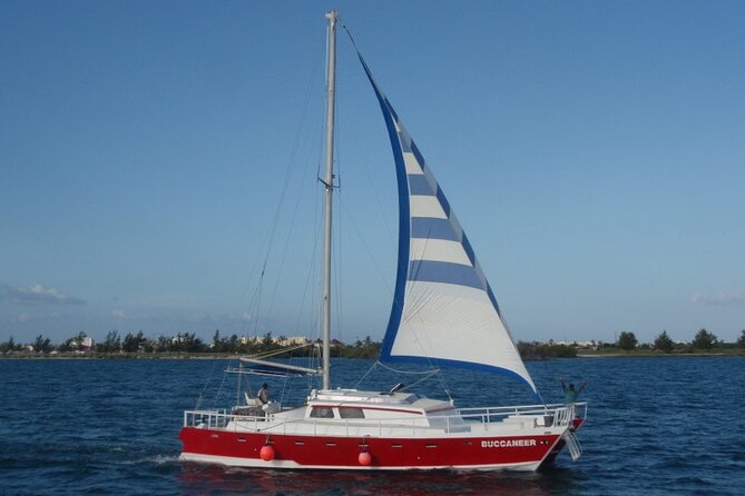 Acquarius Stingray City and Snorkel Tours - Crew service and practical comfort