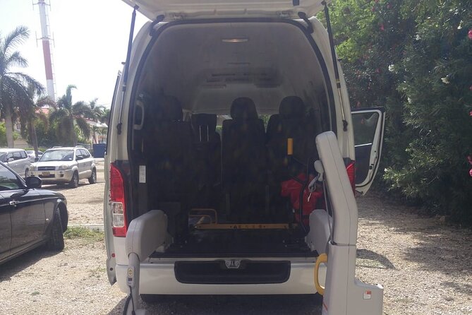 Airport Transfer to West Bay Accommodations (GCM)-Round Trip - Leaving Owen Roberts International Airport