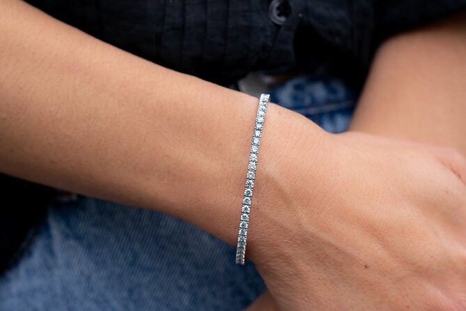 Diamonds and Cocktails a Shopping Experience in Grand Cayman - What the Diamonds and Cocktails visit really is