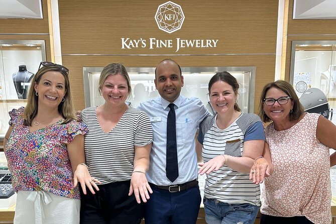 Diamonds and Cocktails a Shopping Experience in Grand Cayman - The strongest part: service that respects your budget