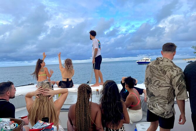 Drinks Inclusive Boat Cruise in the Cayman Islands with a live DJ - What this Grand Cayman boat party is really about