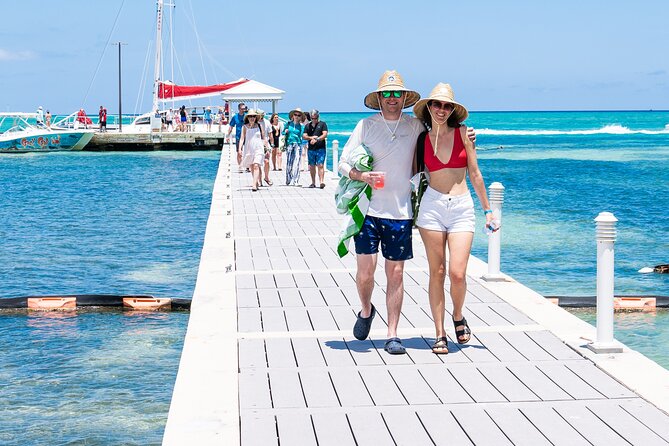 Grand Cayman Catamaran Tour to Stingray City and Rum Point - Why this Grand Cayman boat trip works well