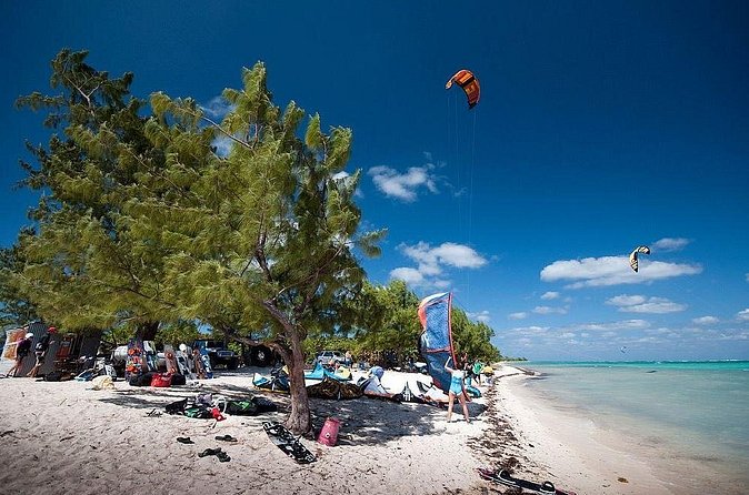Grand Cayman Kitesurf Gear Rental - What your session at Barkers can look like