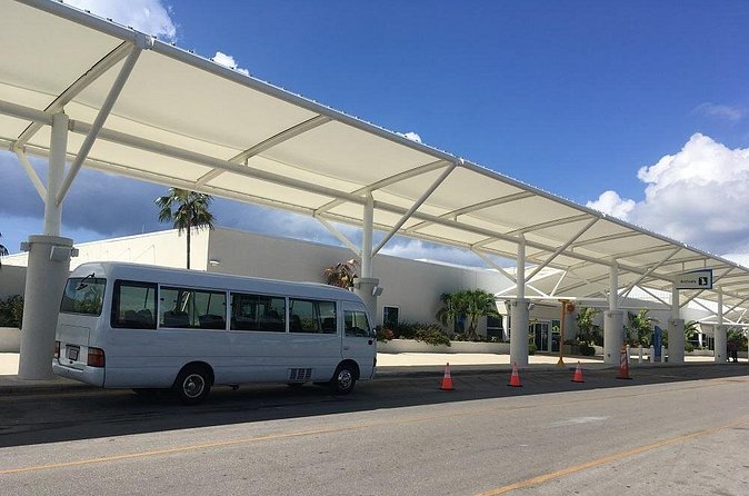 Grand Cayman Shared Airport Transfer - Punctual drivers and friendly island introductions