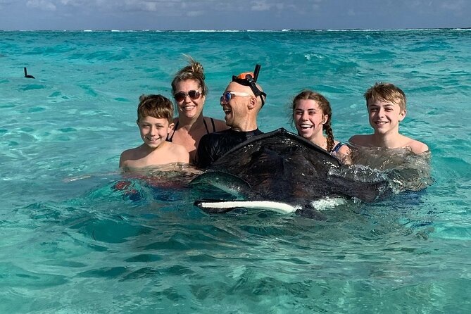 Private Half Day Stingray City, Snorkeling and Starfish Beach Tour - What the Captain Adds to the Day
