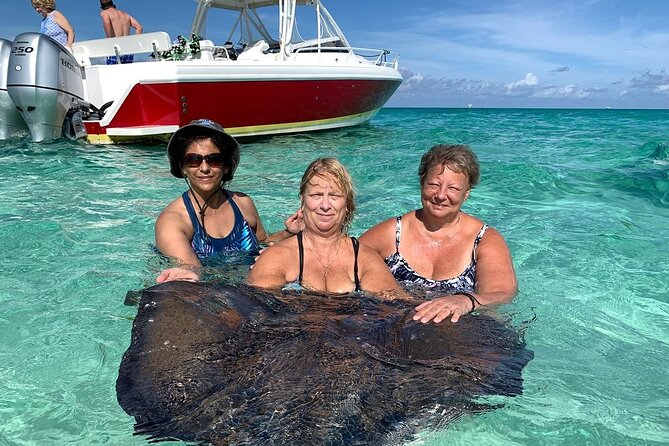 Private Half Day Stingray City, Snorkeling and Starfish Beach Tour - Leaving From the Cayman Islands Yacht Club