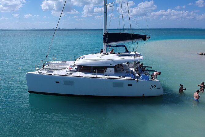 Private Luxury Catamaran Tour to Stingray City and Snorkel - Starfish Point brings the pace down