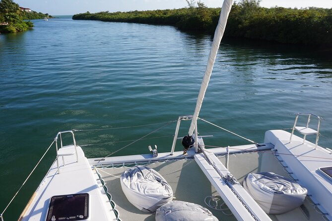 Private Luxury Catamaran Tour to Stingray City and Snorkel - A private catamaran that fits larger groups