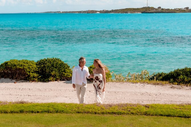 Private Vacation Photoshoot with Photographer in Grand Caymen - Forty-five edited photos within five business days