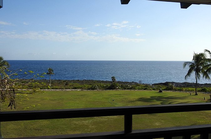 Queen Elizabeth II Botanic Park and Pedro St James Castle Tour in Grand Cayman - Transport, group size, and port timing