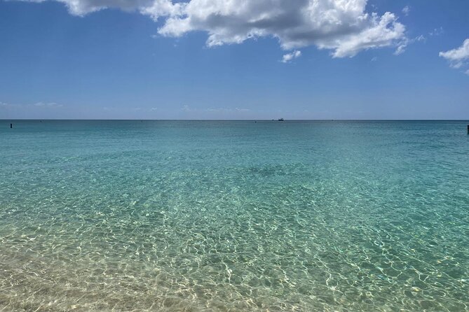 Stingray City and Seven Mile Beach Adventure Tour - The short ride to Safehaven Marina