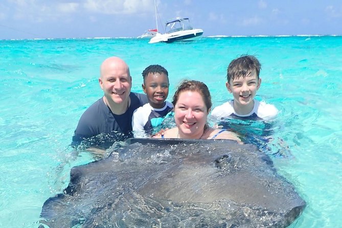 Stingray City and Snorkel Tour With Lunch - Getting to the boat at 9:30 a.m.