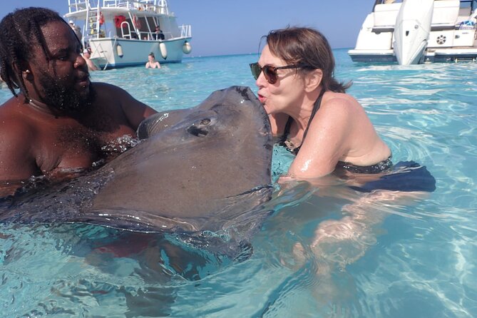 Stingray City, Star fish Point and Snorkeling Private Boat Tour - A lunch stop at Rum Point or Kaibo