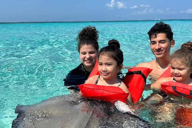 StingrayCity ,Coral Garden & Starfish Tour. - Starfish Pointe in shallow water